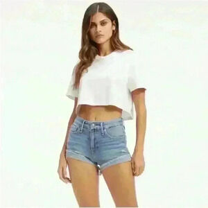 Good American “Good Curve" Blue Denim Shorts
Size 0/25 Excellent Condition!